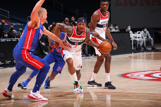 现代足球中 现代足球中